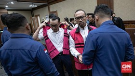 Istri Para Terdakwa Korupsi Minyak Mentah Datangi DPR Minta Bantuan