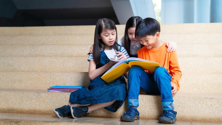 Sifat Kepribadian Anak Bisa &OpenCurlyQuote;Menular&rsquo; di Antara Teman-temannya