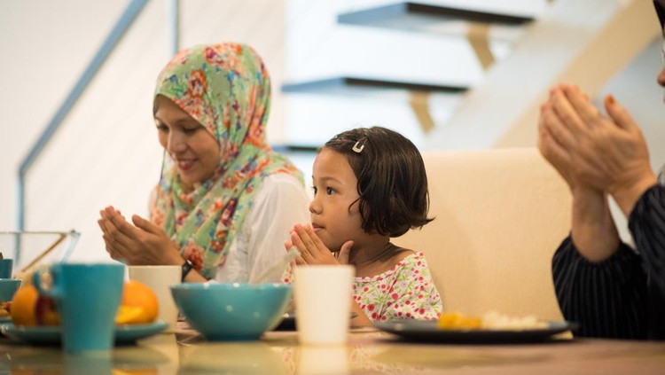 Tips Mengajak Balita ke Acara Bukber agar Tetap Nyaman dan Menyenangkan