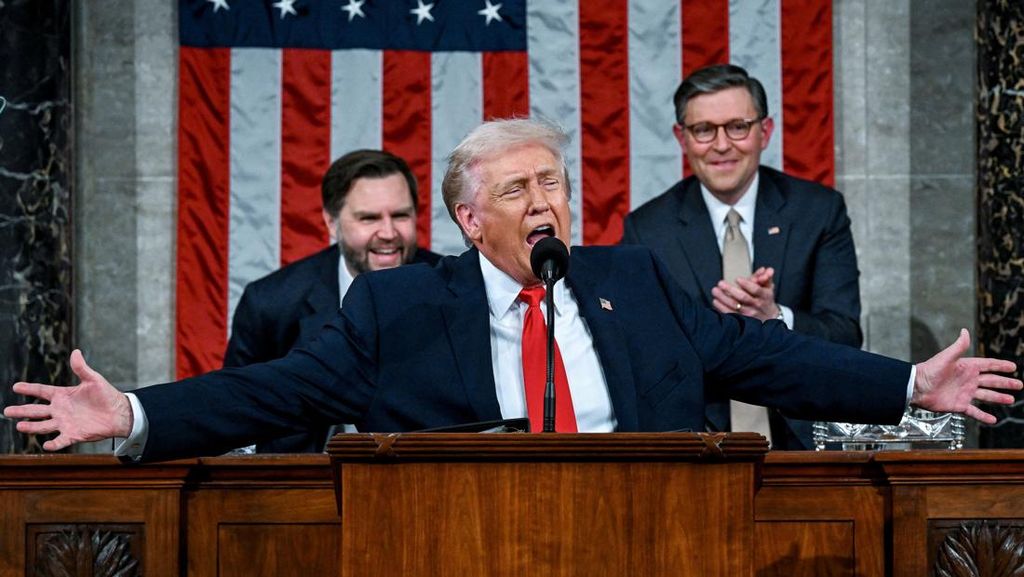 Trump Respons 2 Pesawat Tempur AS Ditembak Jatuh di Iran