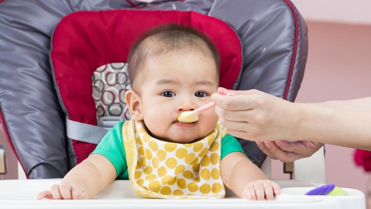 5 Rekomendasi MPASI Instan untuk Bayi 7 Bulan ke Atas