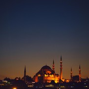 4 Amalan yang Bisa Dilakukan di Malam Lailatul Qadar, Jangan Sampai Terlewat!