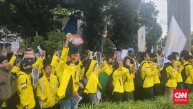 Mahasiswa Demo Mabes Polri Bubarkan Diri, Sampaikan 5 Tuntutan