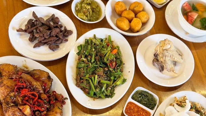 Dapoer Pandan Wangi-Dago merupakan restoran khas Sunda, Cocok untuk bukber bareng keluarga dan teman/Foto: instagram.com/3plates42