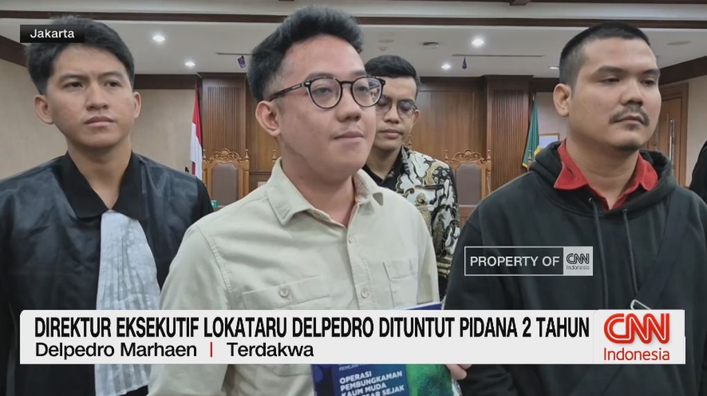 VIDEO: Delpedro Marhaen Dituntut Pidana 2 Tahun Penjara