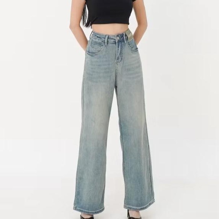 Get The Look: Inspirasi outfit ngantor yang stylish ala Lutesha