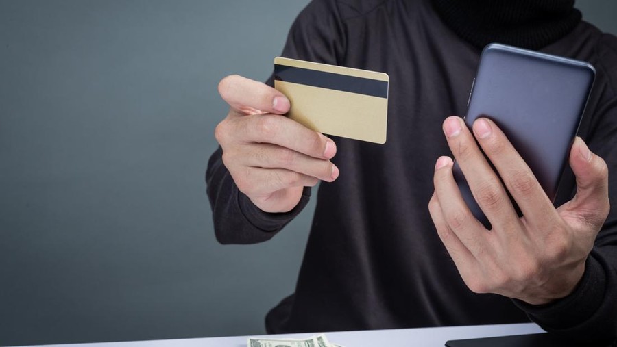 Ilustrasi penipuan&comma; phising&comma; m-banking&comma; pinjol&comma; pinjaman online