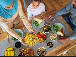 Hindari Makan Ini saat Sahur Jika Tak Ingin Pencernaan Terganggu