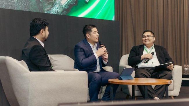 Schneider Electric dorong predictive maintenance berbasis AI untuk data center. Pendekatan ini kurangi downtime dan tingkatkan efisiensi operasional.