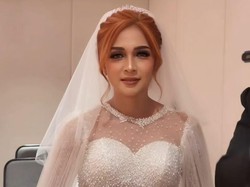 Dinikahi Virgoun, 7 Potret Lindi Fitriyana Jadi Pengantin 'Nyentrik' Pakai Rambut Oren
