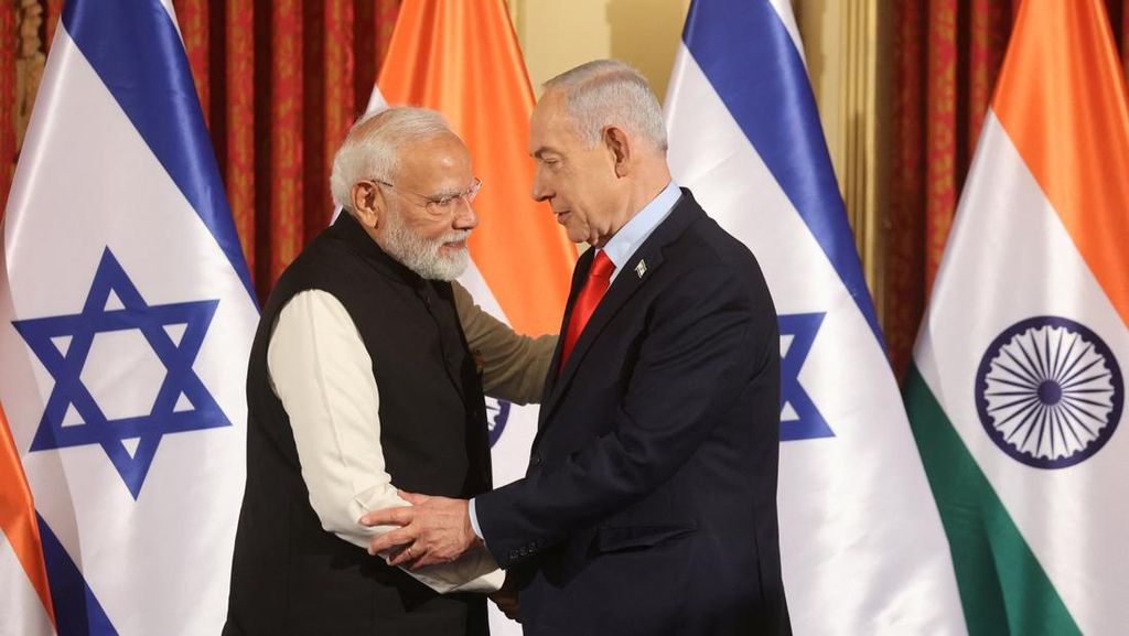 FOTO: Momen Mesra Netanyahu Sambut Kunjungan PM India Modi