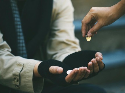 Heboh Pengemis Ditangkap Polisi, Ternyata Orang Tajir Punya 3 Mobil Mewah