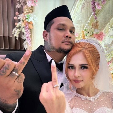Kakak Ungkap Alasan Pernikahan Virgoun & Lindi Terkesan Mendadak
