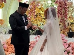 Uang Tunai-Perhiasan Emas, Kakak Bongkar Mahar Virgoun untuk Nikahi Lindi Fitriyana