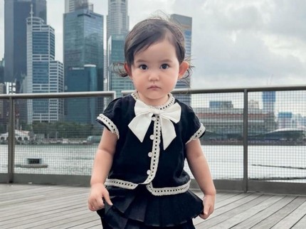 Cute! 5 Potret Gaya OOTD Kimova Anak Kevin Aprilio & Vicy Melanie, Modis Banget Bun