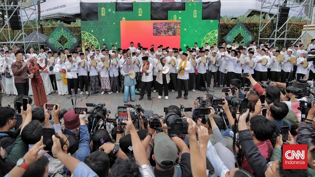 Gubernur DKI Pramono Anung mengajak warga merayakan Idulfitri di Jakarta dengan program gratis transportasi, diskon belanja, hingga diskon hotel.