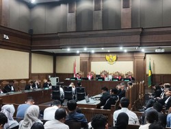 5 Terdakwa Kasus Korupsi Minyak Mentah Divonis 9-13 Tahun Penjara