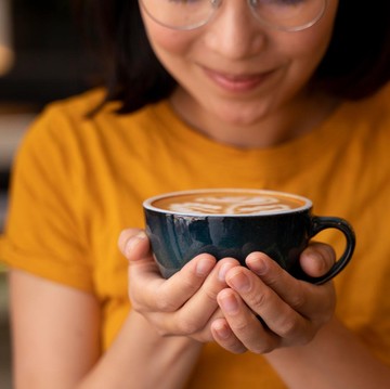 5 Tips Mengurangi Efek Kafein Tanpa Menghentikan Kebiasaan Minum Kopi