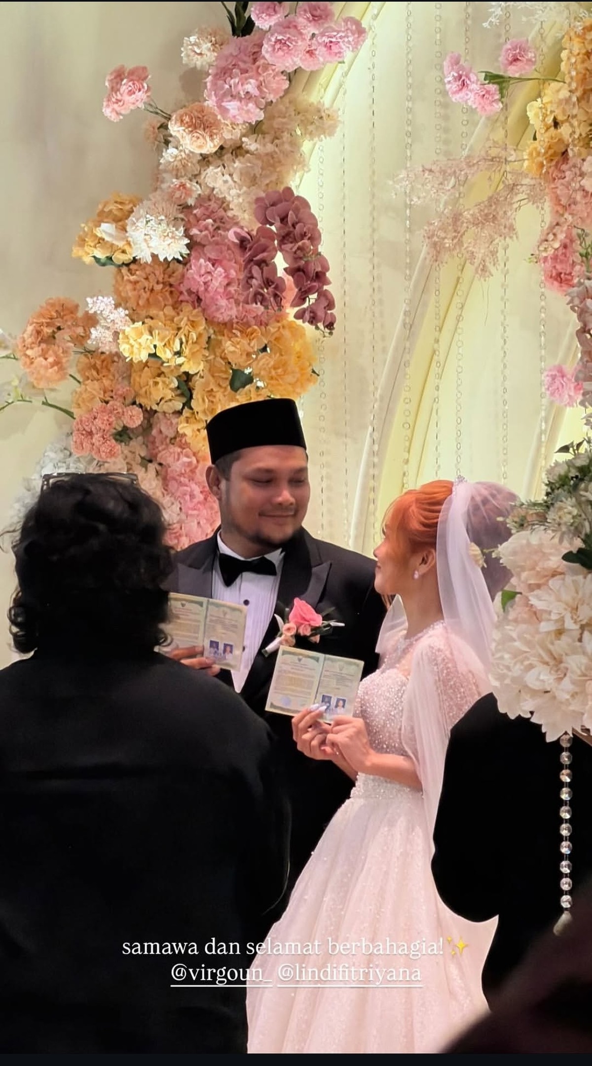 Virgoun menikah dengan Lindi Fitriyana&period;