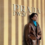 5 Potret Menawan Wooyoung ATEEZ Saat Menghadiri Prada Fall/Winter Show di Milan Fashion Week