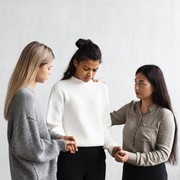 4 Kalimat yang Sering Diucap Orang Benar-Benar Peduli