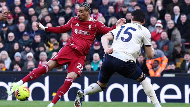 Liverpool tampil trengginas saat mengalahkan West Ham United dengan skor 5-2 pada lanjutan Liga Inggris, Sabtu (28/2).