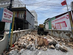 Jalan di Makassar Dicor Imbas Sengketa Lahan, Camat: Di Luar Kewenangan Kami