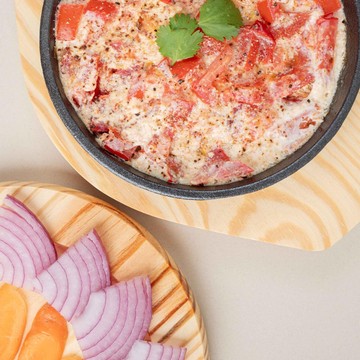 3 Resep Makanan Praktis yang Bisa Dimasak di Rice Cooker