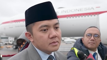 Poin-Poin Balasan Teddy Jawab Kritik Dino Patti soal Kunker LN Prabowo
