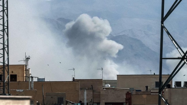 AS kembali menggempur wilayah Iran pada Jumat (26/6), sebagai tanggapan atas serangan terhadap kapal kargo yang melintasi Selat Hormuz.