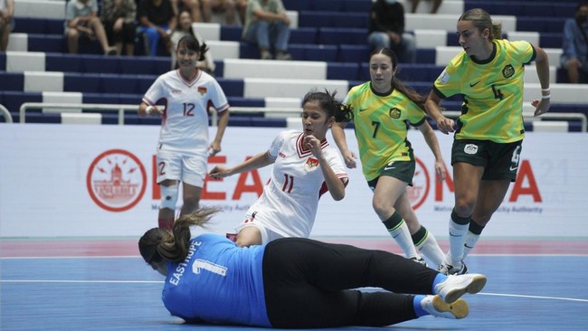 Timnas Futsal Putri Indonesia tersingkir dari Piala AFF 2026 setelah kalah 2-3 dari Australia. Gol kemenangan Australia tercipta 17 detik sebelum akhir laga.