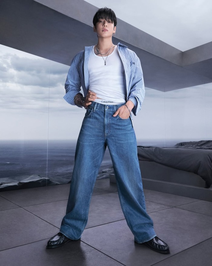 Walaupun Jungkook mejeng di akun media sosial resmi Calvin Klein bukanlah hal yang baru bagi fans BTS alias ARMY, namun setiap unggahan yang menampilkan sang idol tidak pernah gagal mencuri perhatian publik. / Foto: instagram.com/calvinklein
