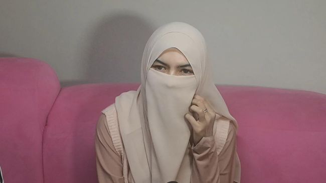 Wardatina Mawa diduga mulai urus cerai saat Insanul Fahmi masih berusaha istikharah mempertahankan rumah tangga mereka.