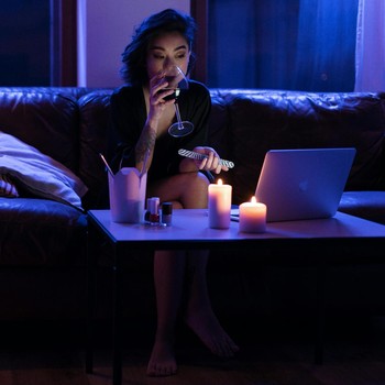 5 Zodiak yang Suka Berdagang dan Produktif di Malam Hari