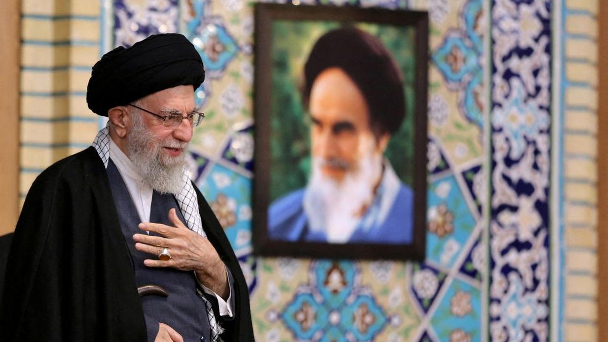 Kenapa Pemimpin Tertinggi Iran Bergelar Ayatollah?