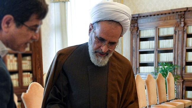 Iran menunjuk Ayatollah Alireza Arafi sebagai anggota Dewan Kepemimpinan Sementara setelah kematian Ayatollah Khamenei.