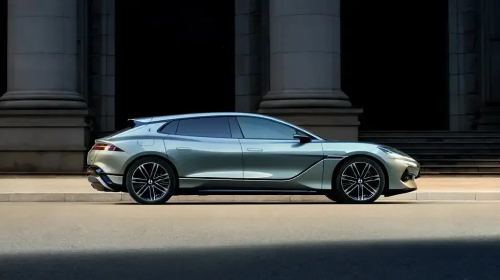 Mobil Listrik 1.000 Km Denza Bakal Meluncur di Indonesia Tahun Ini