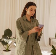 3 Ciri Kepribadian Orang yang Lebih Pilih Chat daripada Telepon Menurut Psikolog