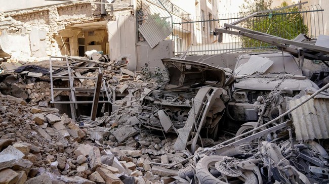 Kedubes Iran di Jakarta menyatakan pemimpin tertinggi Ayatollah Ali Khamenei tewas dalam serangan bersama Amerika Serikat-Israelt saat sedang berada di kantor.