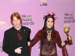 Putra Cher Ditangkap karena Penyerangan dan Masuk Tanpa Izin