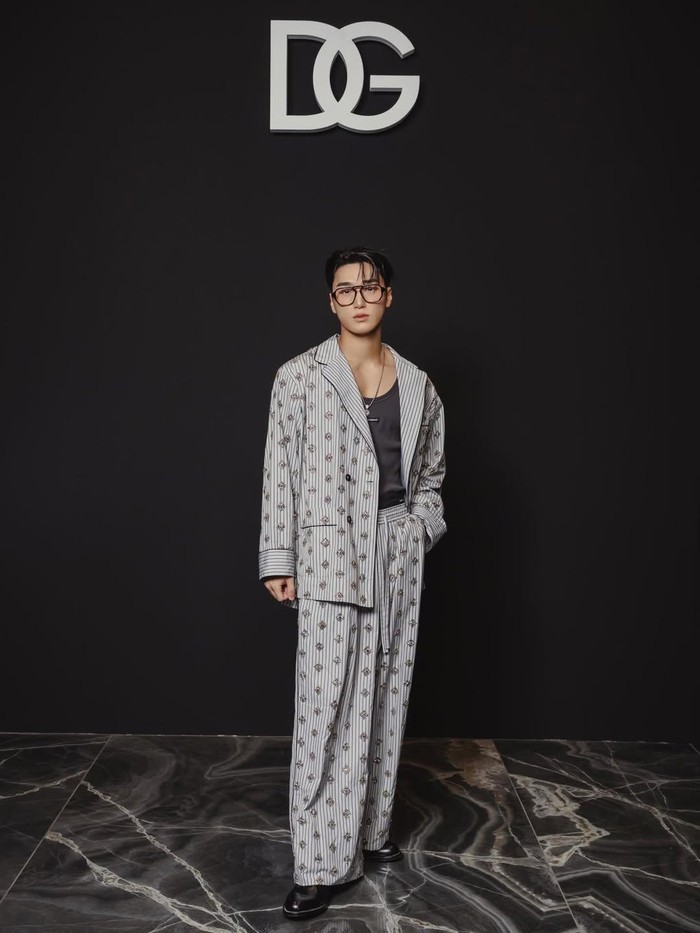 Pada Sabtu, (28/2/2026), San ATEEZ menghadiri Dolce & Gabbana Spring/Show 2026 di Milan Fashion Week./ Foto: instagram.com/choi3san