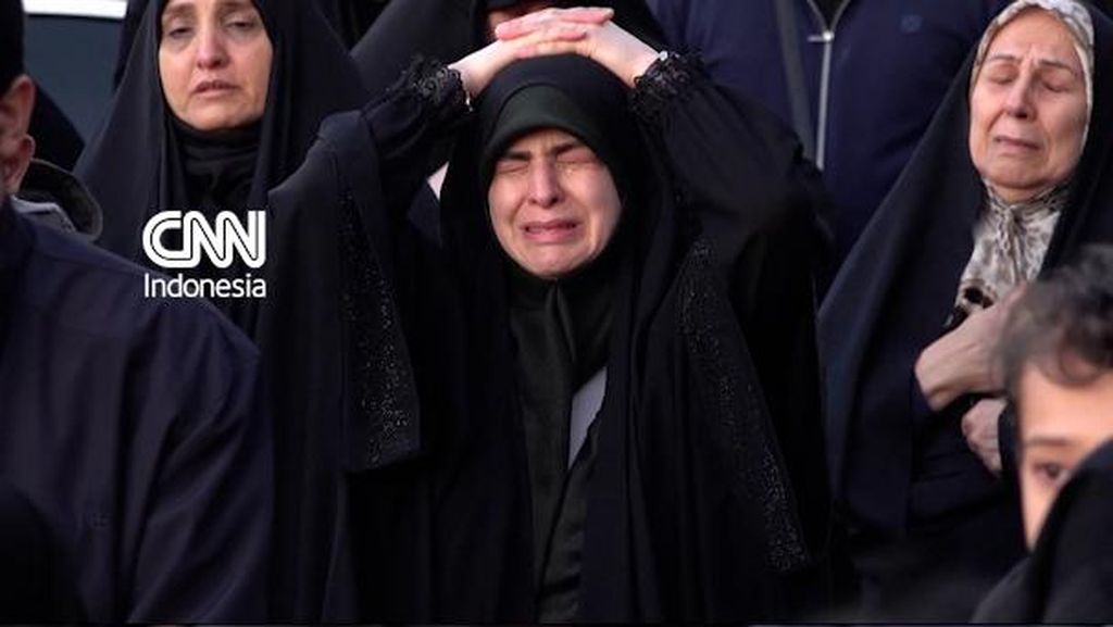 Tangis Rakyat Iran Selimuti Kematian Khamenei