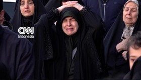 Tangis Rakyat Iran Selimuti Kematian Khamenei