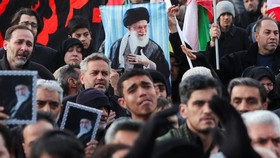 Pemakaman Ayatollah Ali Khamenei Ditunda, Ada Apa?