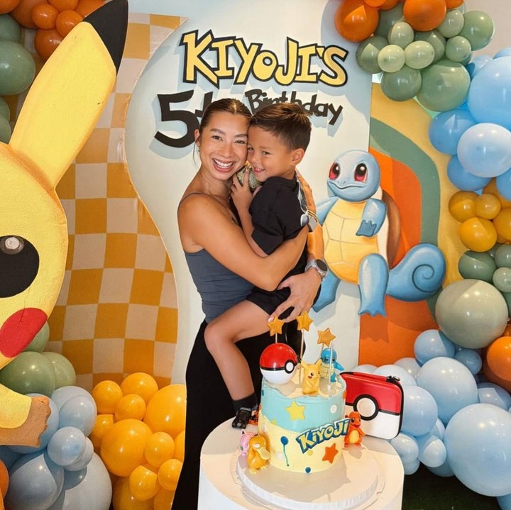 <p>Melihat dari unggahan di Instagram, Bunda empat anak ini menuliskan ucapan sekaligus pesan manis untuk sang putra. "Untuk anak ketiga kami, Kiyoji Kaynen. Kamu berulang tahun ke-5 hari ini, dan hati kami semakin dipenuhi kebahagiaan. Begitu banyak sukacita dalam satu manusia kecil. Kami Mencintaimu," ungkap Jennifer, dikutip dari akun Instagram <em>@jenniferbachdim</em>. (Foto: Instagram @jenniferbachdim)</p>