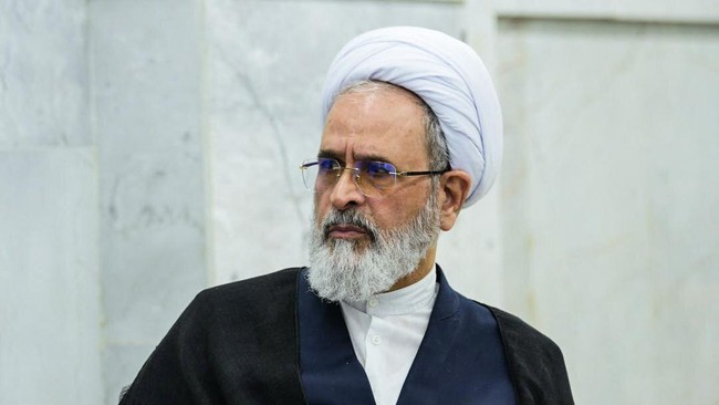 Iran telah menunjuk ulama senior, Ayatollah Alireza Arafi, memimpin Dewan Kepemimpinan Sementara yang akan mengambil alih tugas mendiang Khamenei sementara.