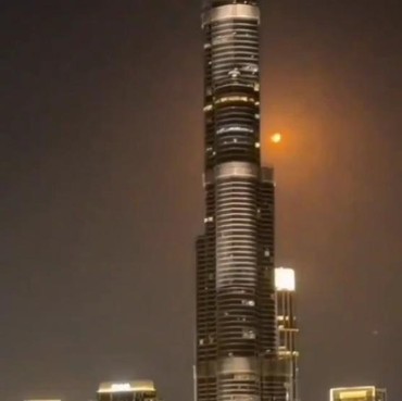 Burj Khalifa Simbol Kemegahan Dubai Kini Hening Usai Iran Luncurkan Serangan