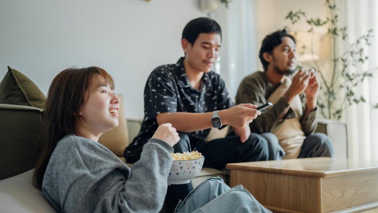 Ciri Kepribadian Perempuan yang Punya Teman Laki-laki Lebih Banyak