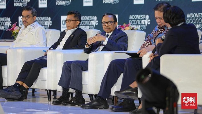 Juda menyebut setiap kenaikan US$ harga minyak mentah Indonesia atau Indonesian Crude Price (ICP), berpotensi menambah defisit anggaran sekitar Rp6,8 triliun.