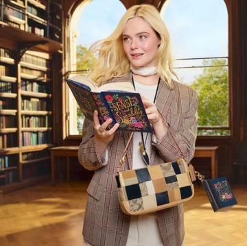 Bukan Sekadar Aksesori, Coach Rilis Bag Charm Novel Mini yang Bisa Dibaca di Mana Saja